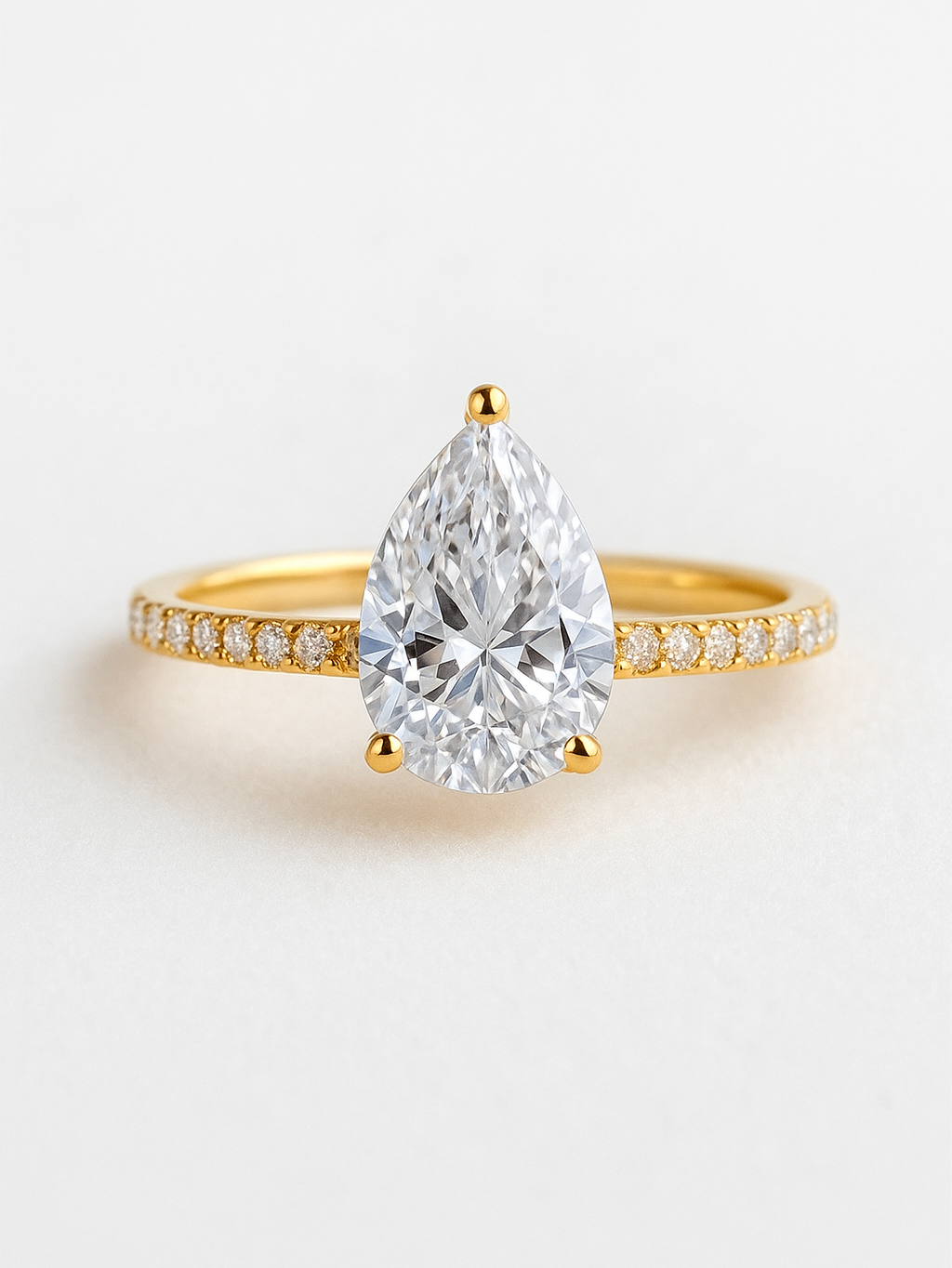 Pear-Shaped Lab Grown Diamond Ring in 18k Gold